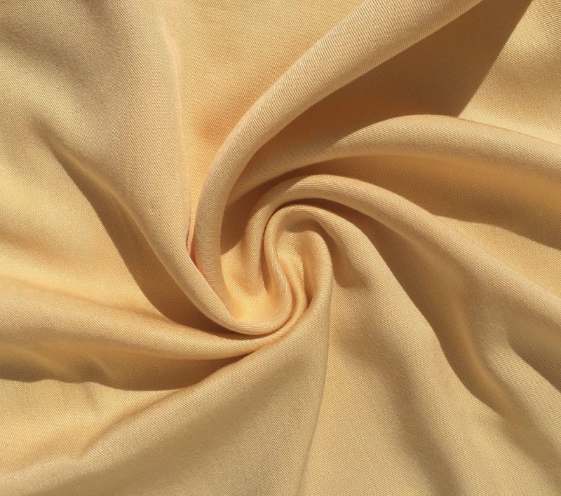 Vải polyeste được ứng dụng nhiều trong rèm cửa dễ dàng xử lĩ với dịch vụ dọn dẹp nhà cửa